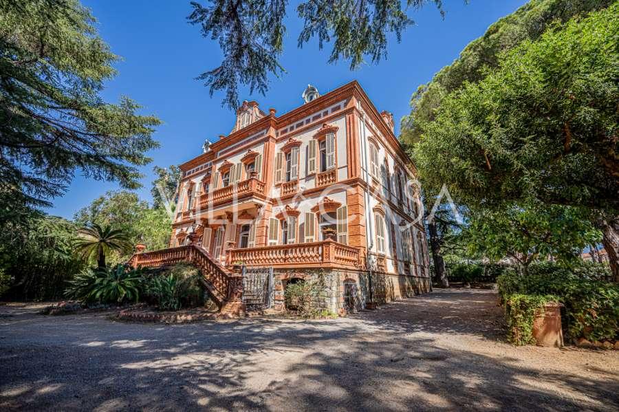 Rossat villa ar elegantu stilu.