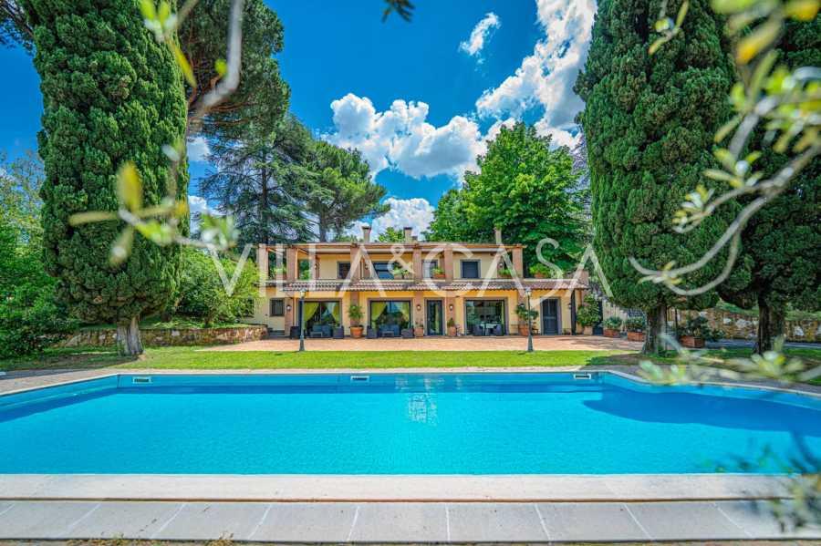 Fraskati, Roma: luksusa villa ar baseinu