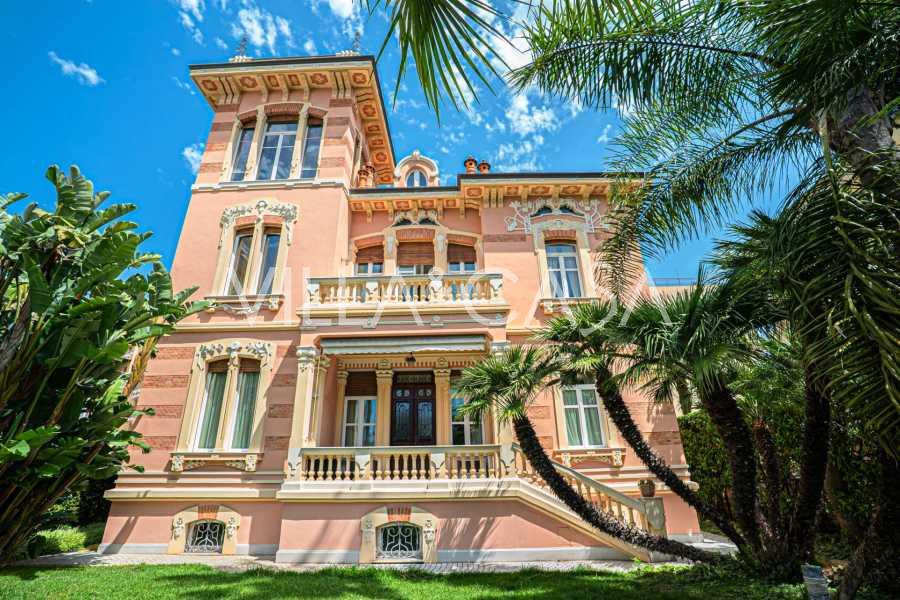 Grezna luksusa villa Ligūrijas reģionā