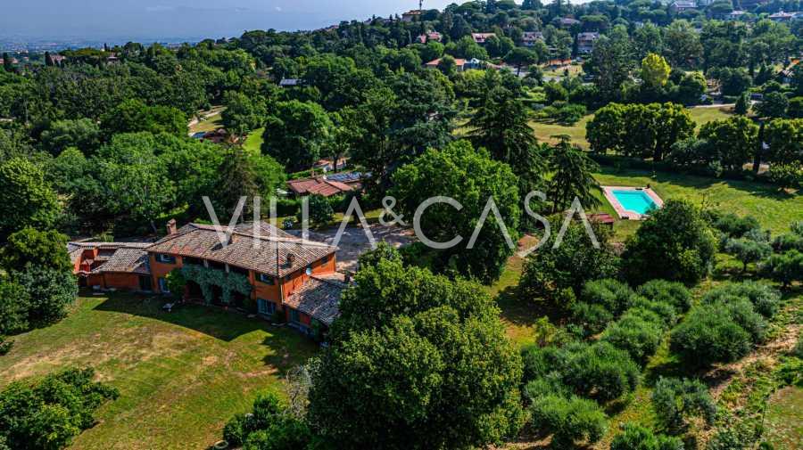 Villa ar vēsturi un baseinu Grottaferratā
