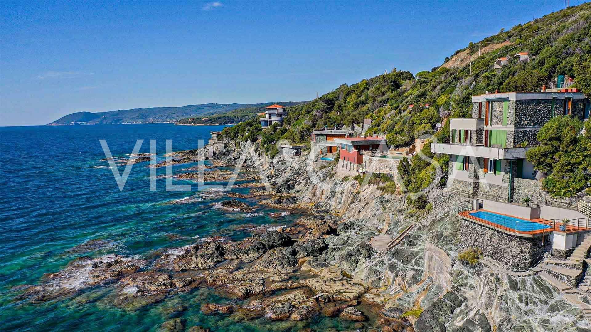 Prestižs villa ar baseinu pie Kastiļončello pārdošanā
