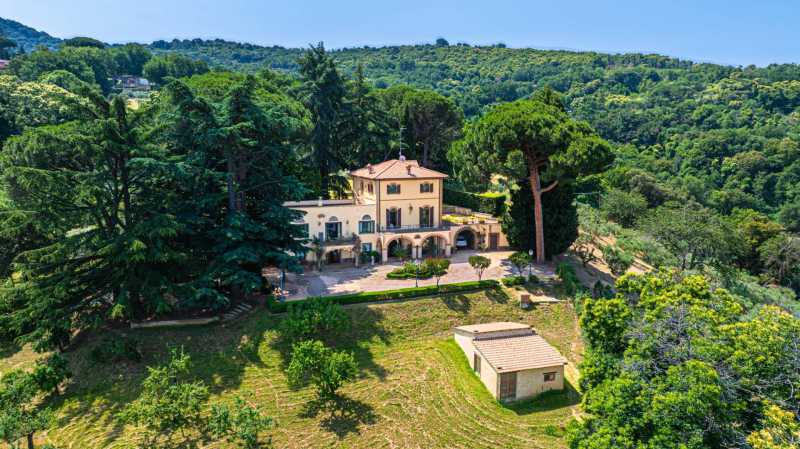Fraskati, greznā villa pie Romas