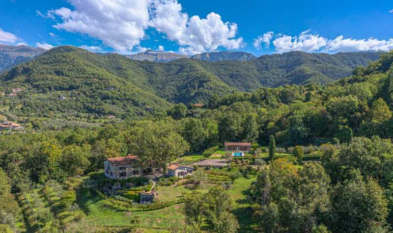Grezna villa Banjonē, Toskānā, tiek pārdota.