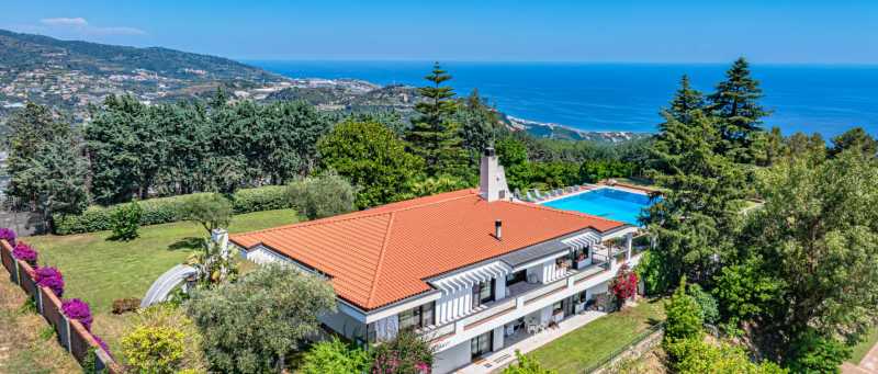 Luksusa villa Sanremo pārdošanā