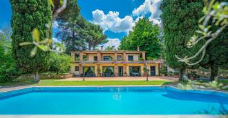 Fraskati, Roma: luksusa villa ar baseinu