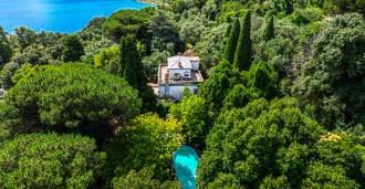 Elitāra villa Kastelgandolfo pie Albano ezera