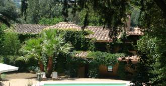 Vēsturiskā villa īrei prestižā rezidencē Romā